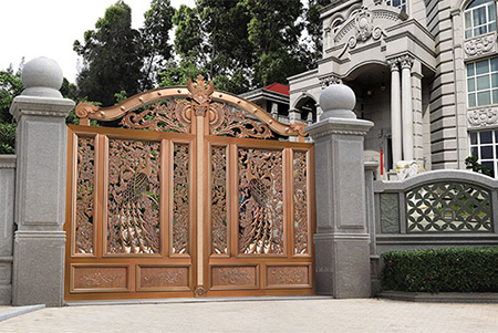 　　你对别墅庭院的铝艺大门的优点和特点了解多少?
